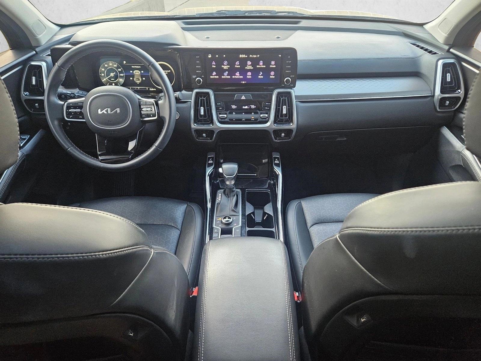 Thumbnail: 2023 Kia Sorento - 4