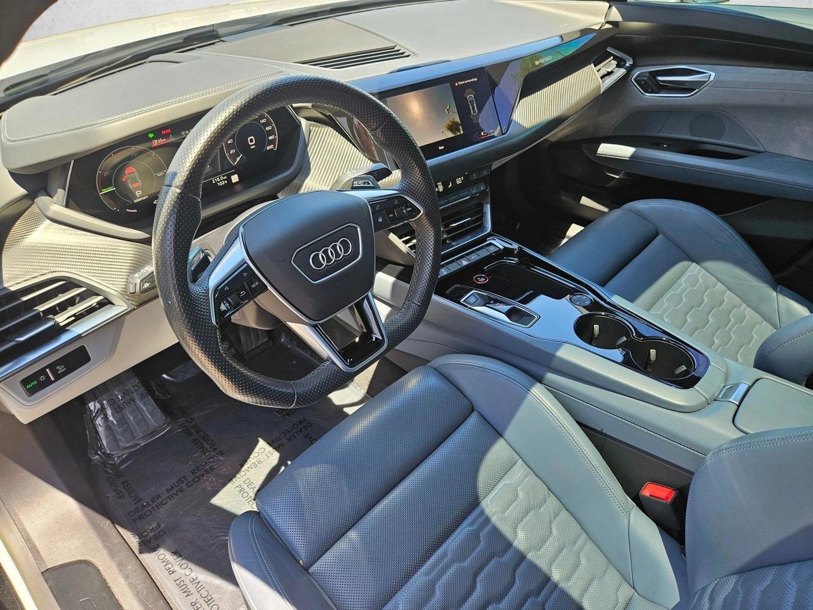 Thumbnail: 2023 Audi e-tron - 3
