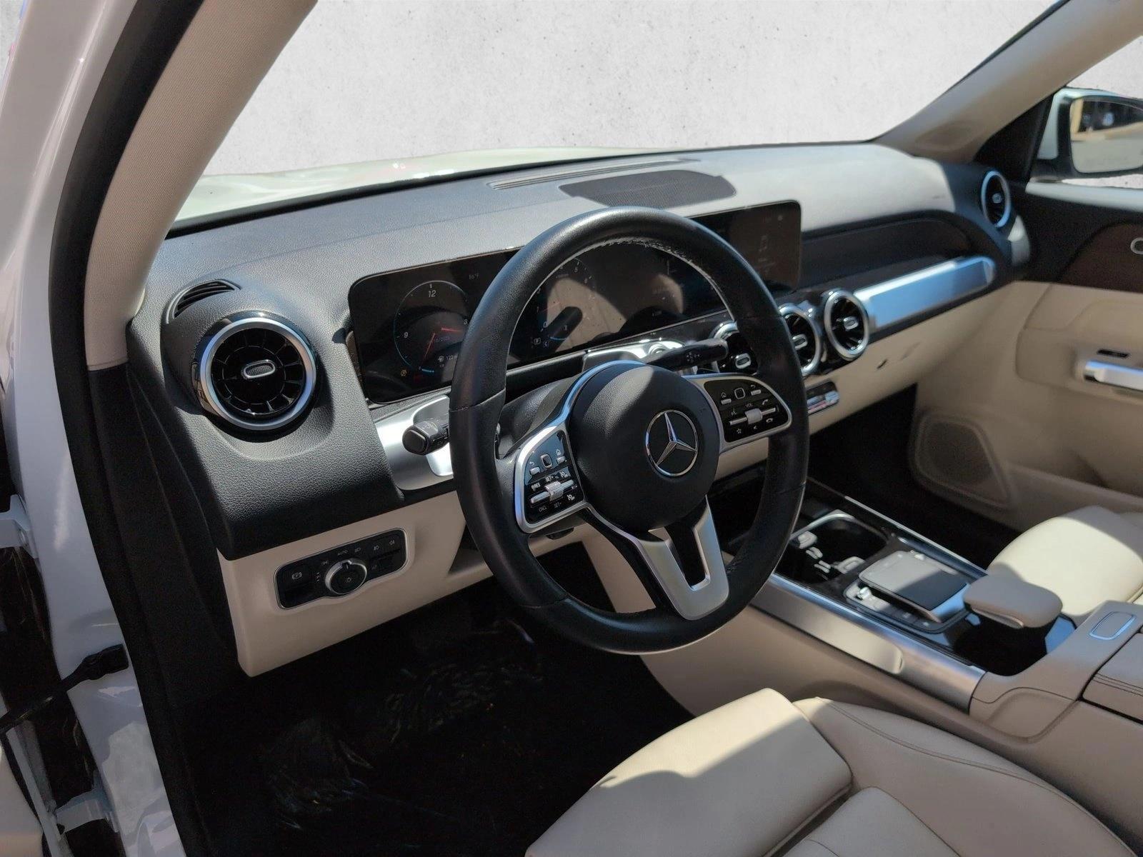 Thumbnail: 2022 Mercedes-Benz GLB - 3