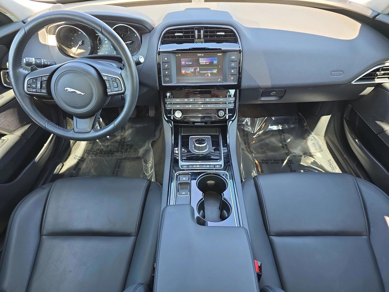Thumbnail: 2017 Jaguar XE - 3