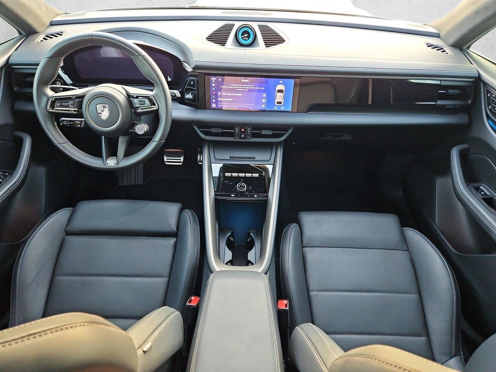 Thumbnail: 2025 Porsche Macan - 3