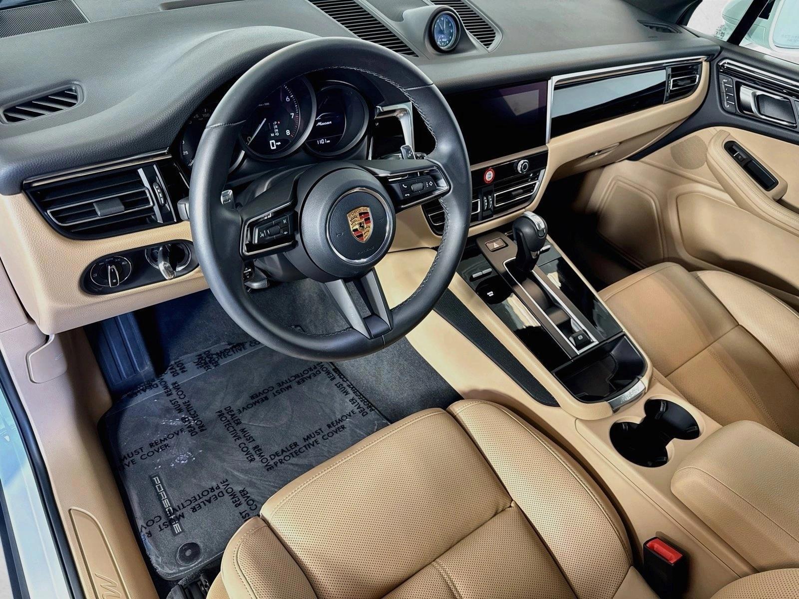Thumbnail: 2026 Porsche Macan - 3