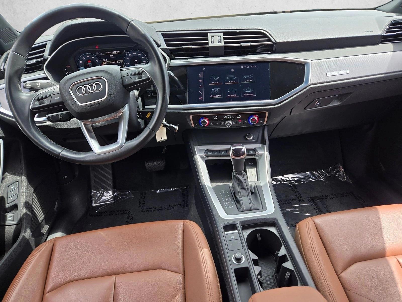 Thumbnail: 2022 Audi Q3 - 3