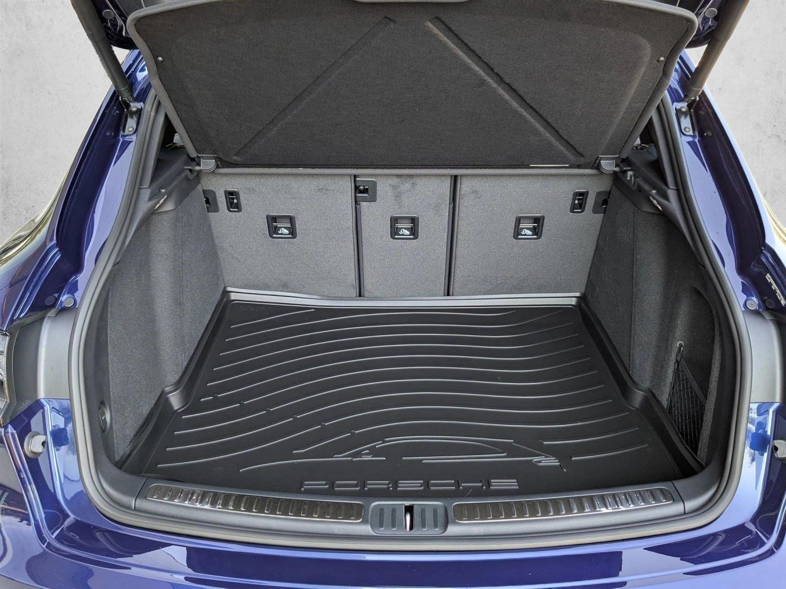 2026 Porsche Macan T - Photo 23