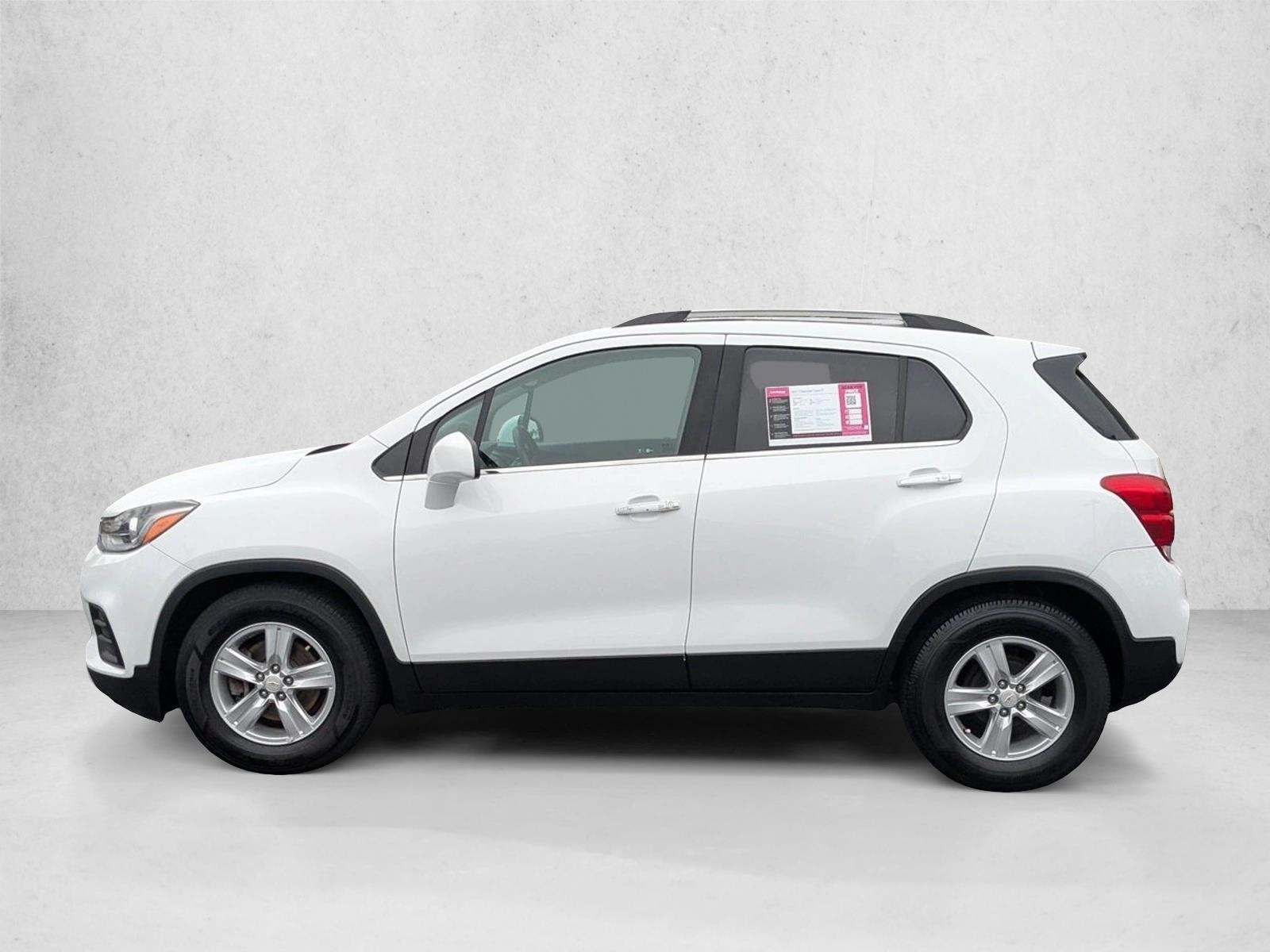 Thumbnail: 2017 Chevrolet Trax - 2