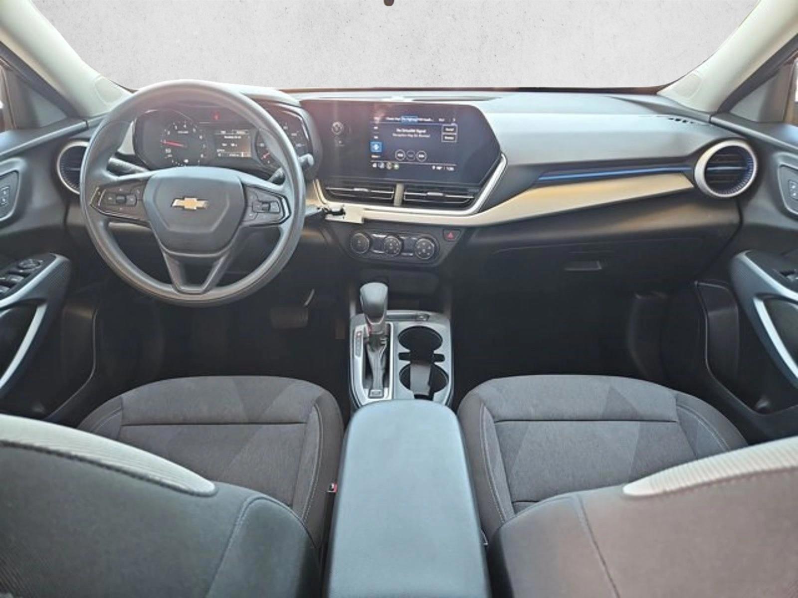 Thumbnail: 2024 Chevrolet Trax - 3