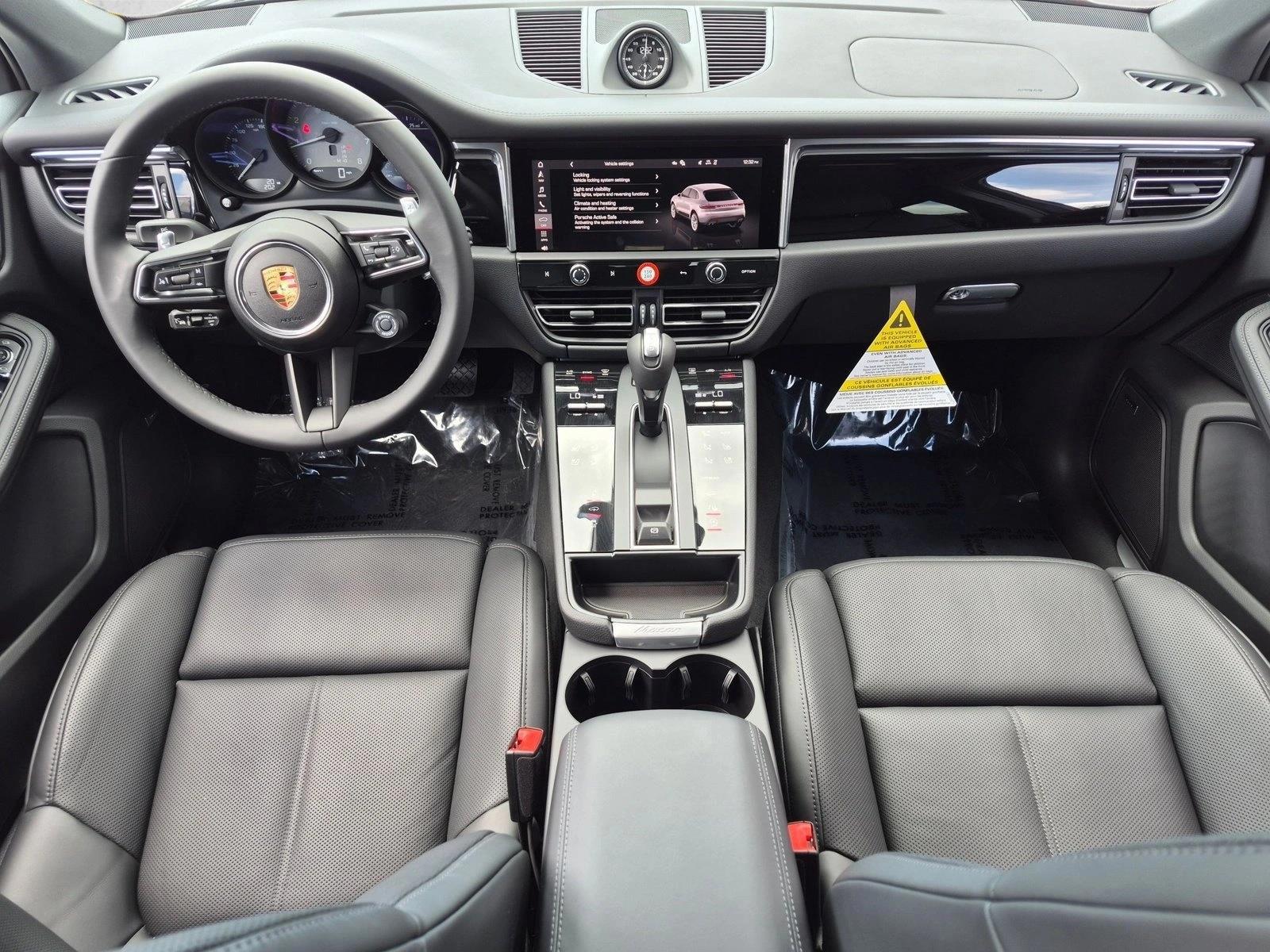 Thumbnail: 2026 Porsche Macan - 5