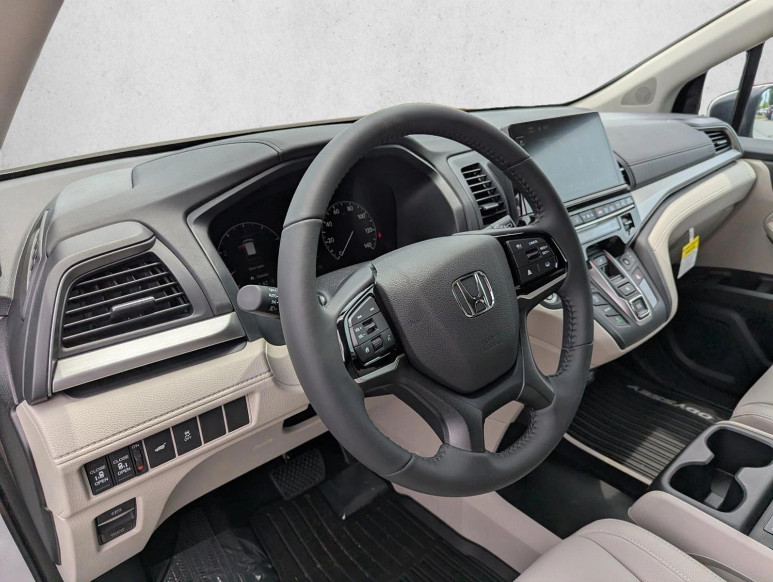Thumbnail: 2026 Honda Odyssey - 3