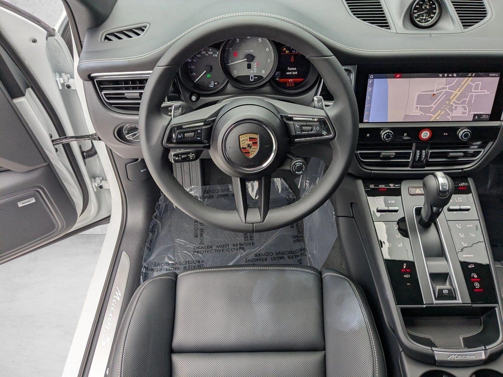 Thumbnail: 2025 Porsche Macan - 3