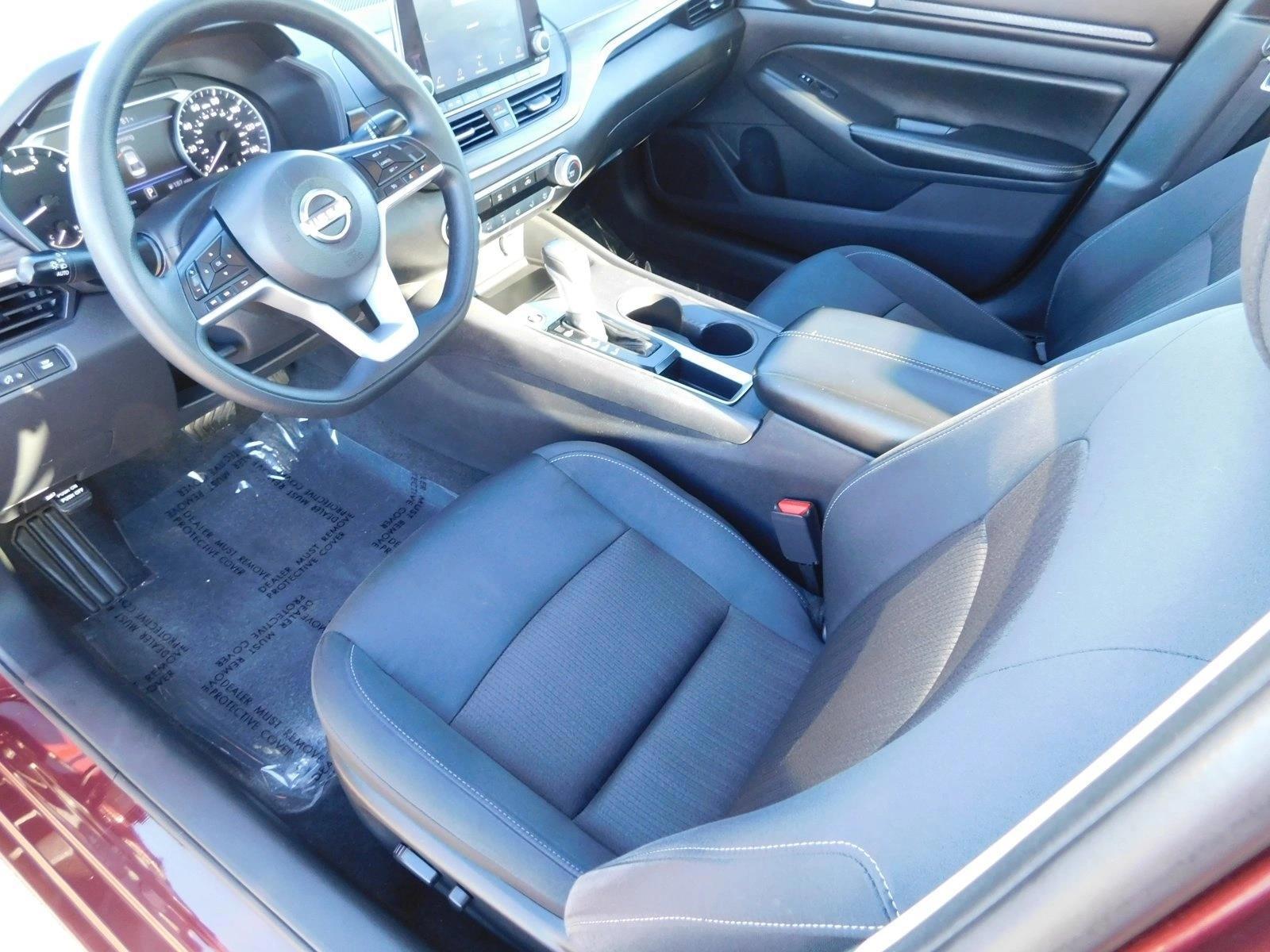2025 Nissan Altima SV - Photo 16
