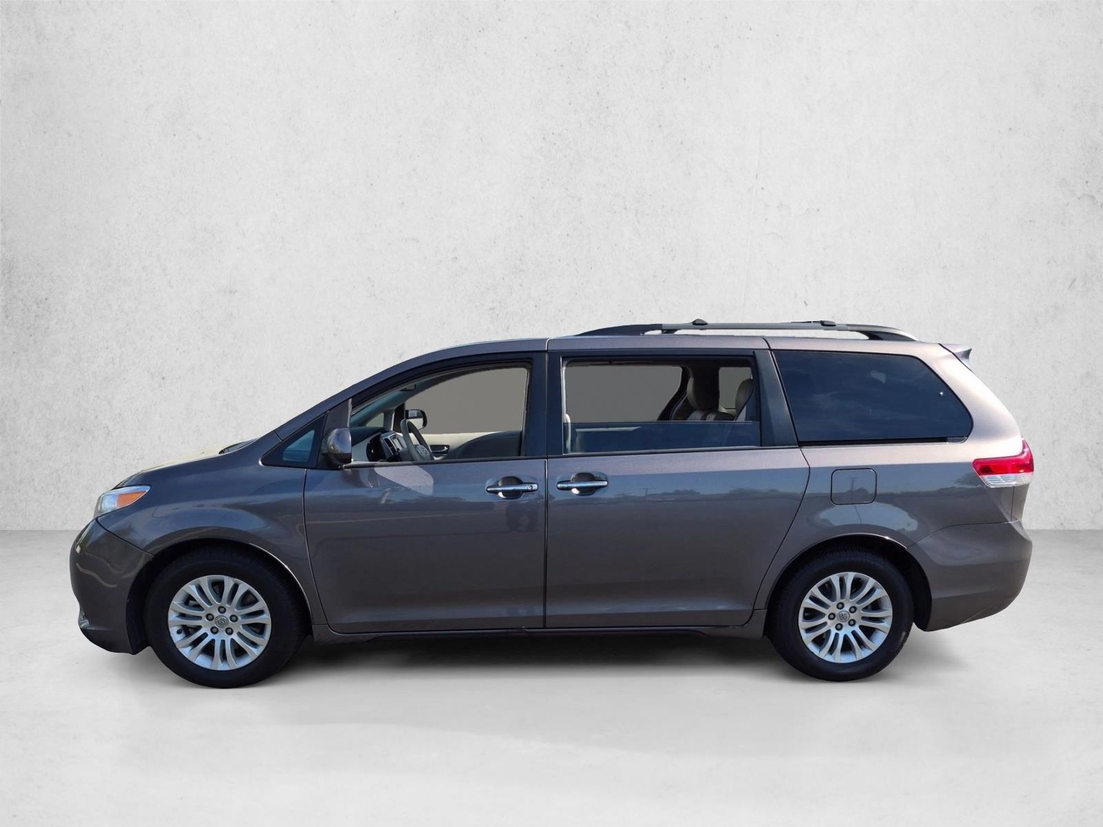 Thumbnail: 2014 Toyota Sienna - 2