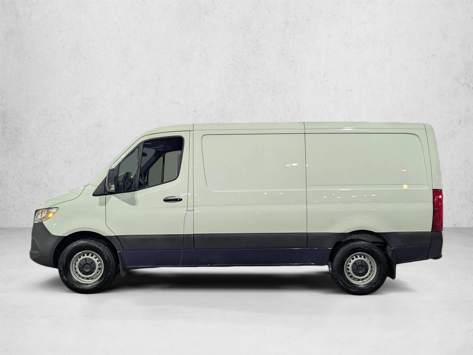 Thumbnail: 2025 Mercedes-Benz Sprinter - 2