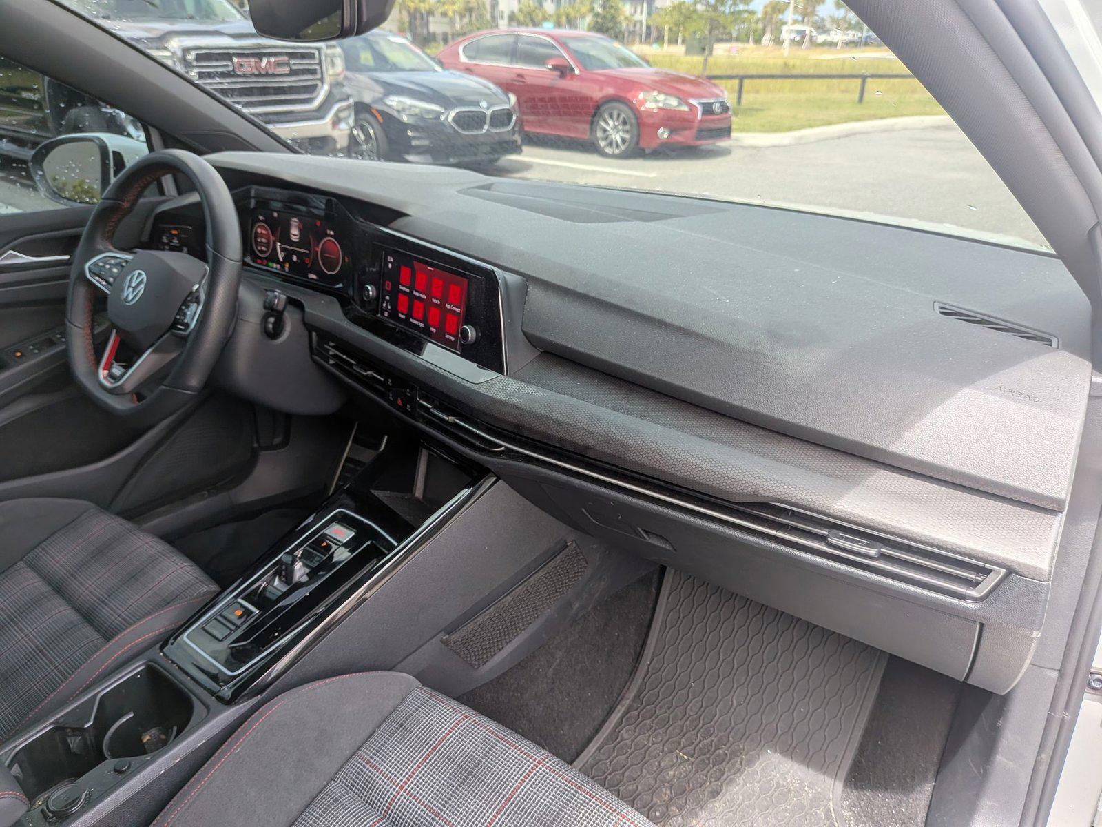 2024 Volkswagen Golf GTI 12