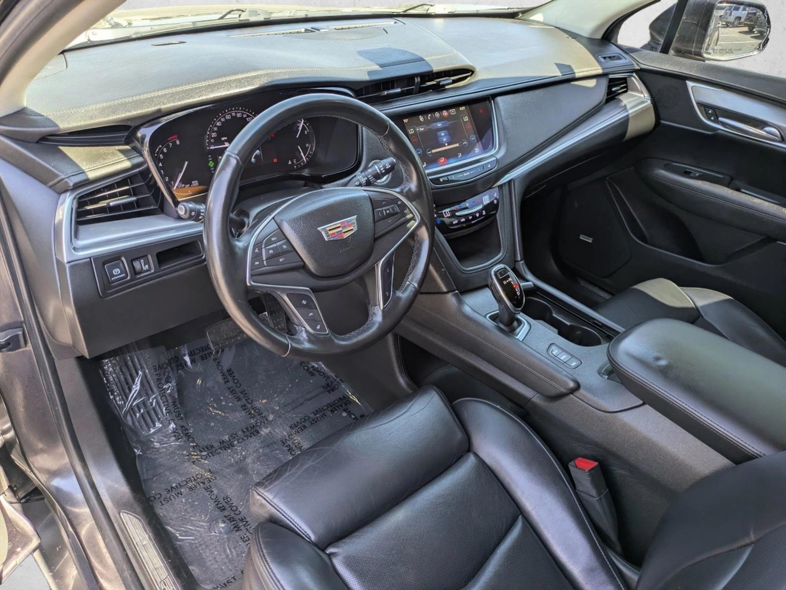 Thumbnail: 2017 Cadillac XT5 - 3