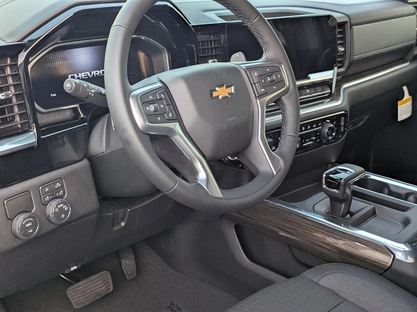 Thumbnail: 2026 Chevrolet Silverado 1500 - 3