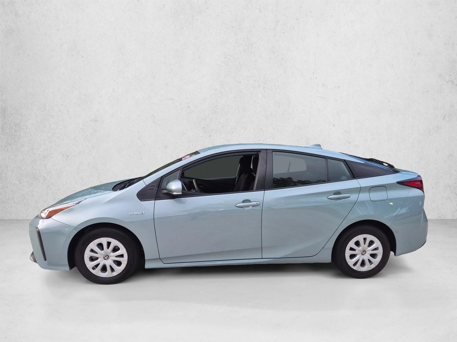 Thumbnail: 2022 Toyota Prius - 2