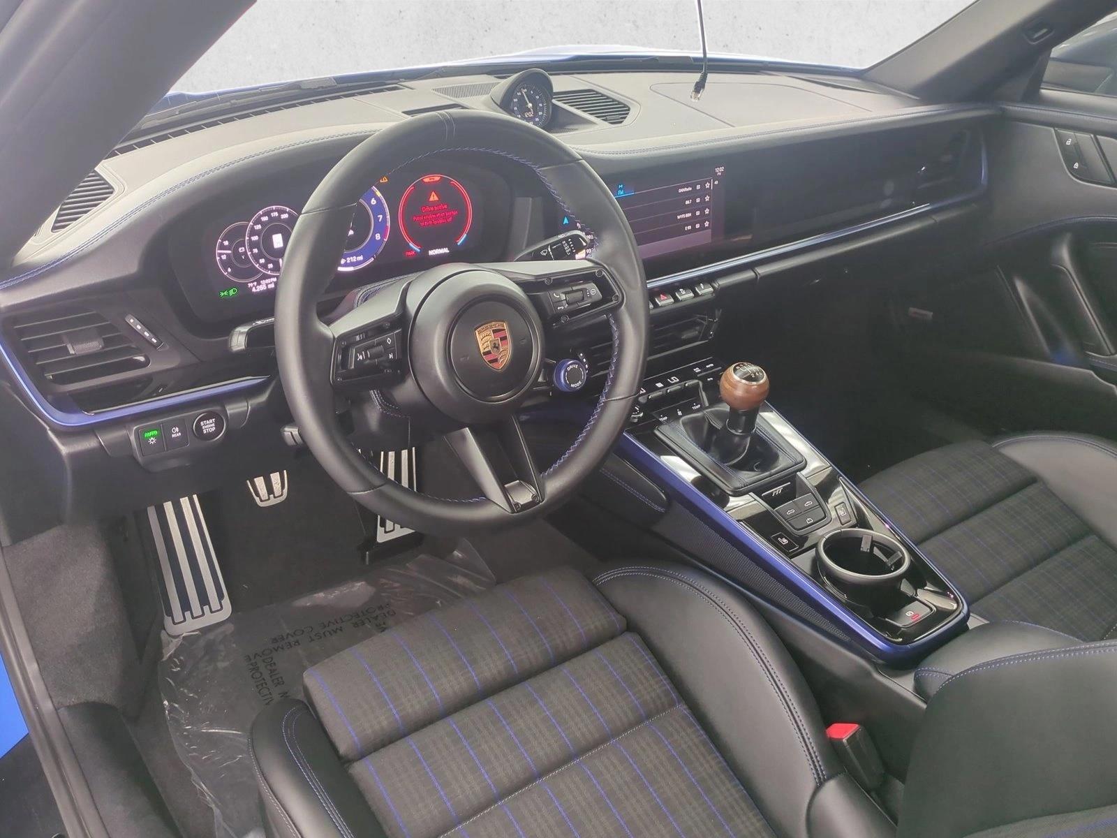 Thumbnail: 2026 Porsche 911 - 3