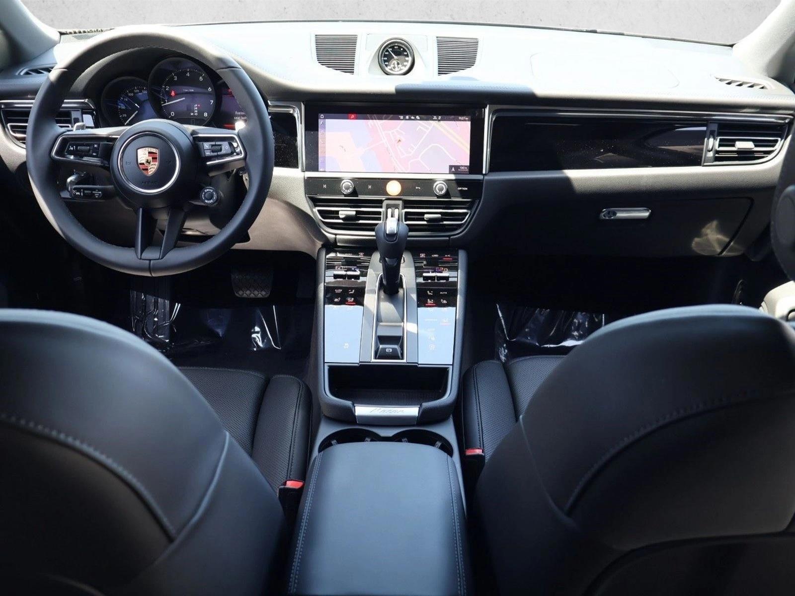Thumbnail: 2026 Porsche Macan - 3