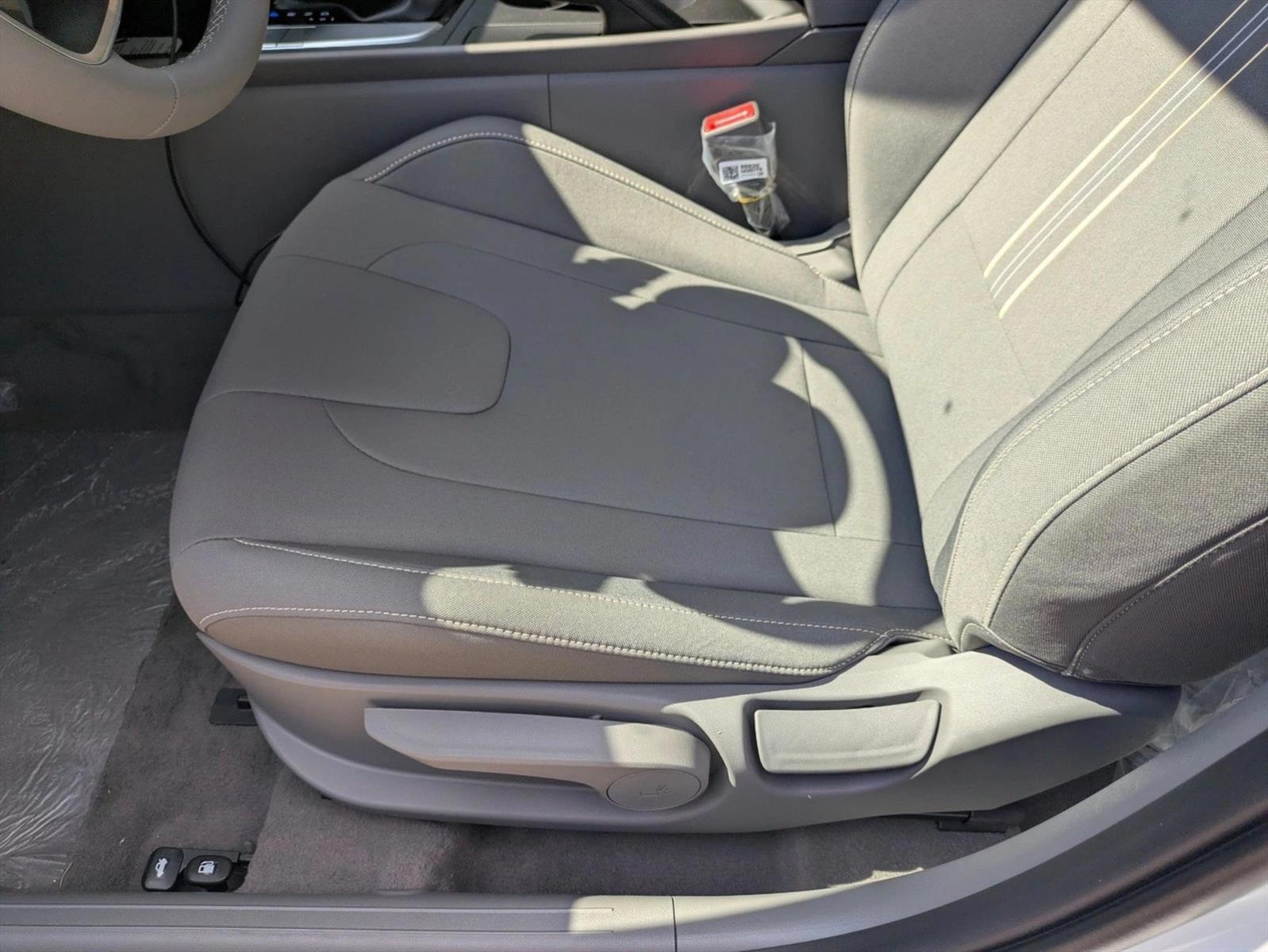 Thumbnail: 2026 Hyundai Elantra - 4