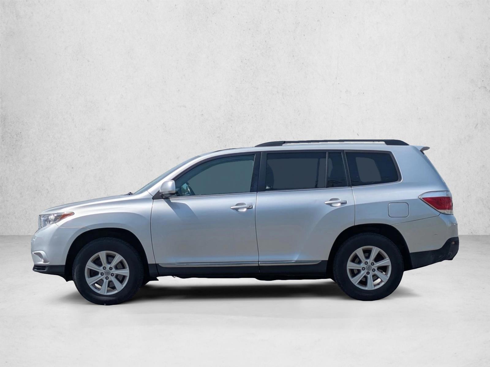 Thumbnail: 2012 Toyota Highlander - 2
