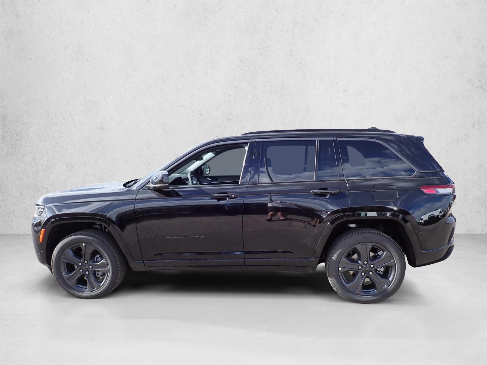 Thumbnail: 2027 Jeep Grand Cherokee - 2
