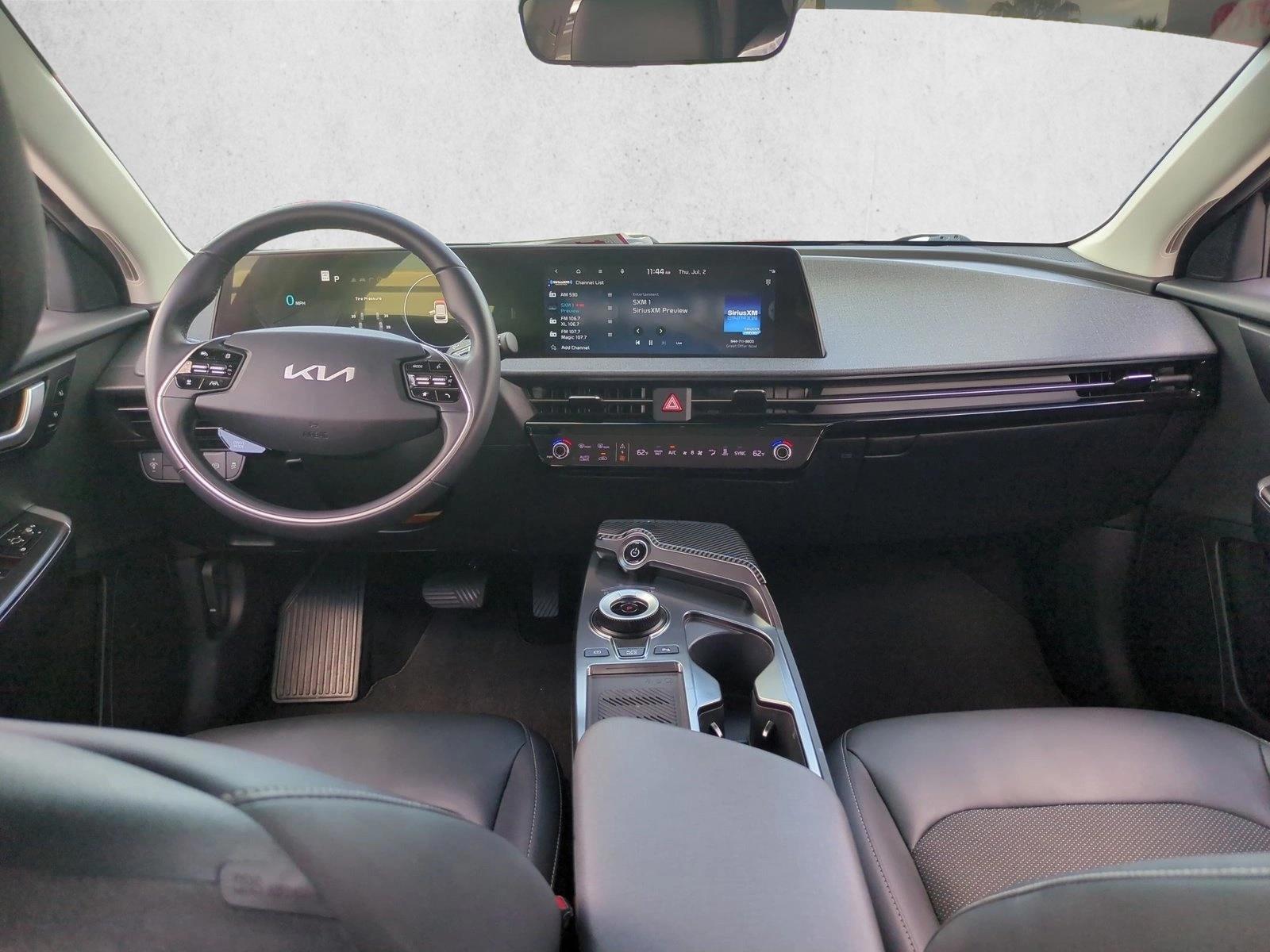 Thumbnail: 2022 Kia EV6 - 3