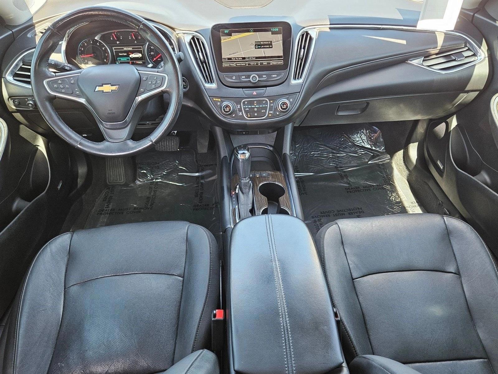 Thumbnail: 2018 Chevrolet Malibu - 3