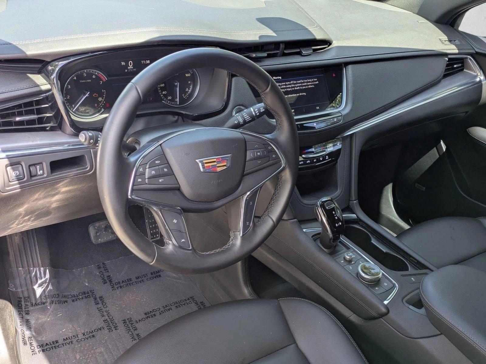 Thumbnail: 2021 Cadillac XT5 - 3