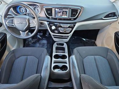 2023 Chrysler Voyager