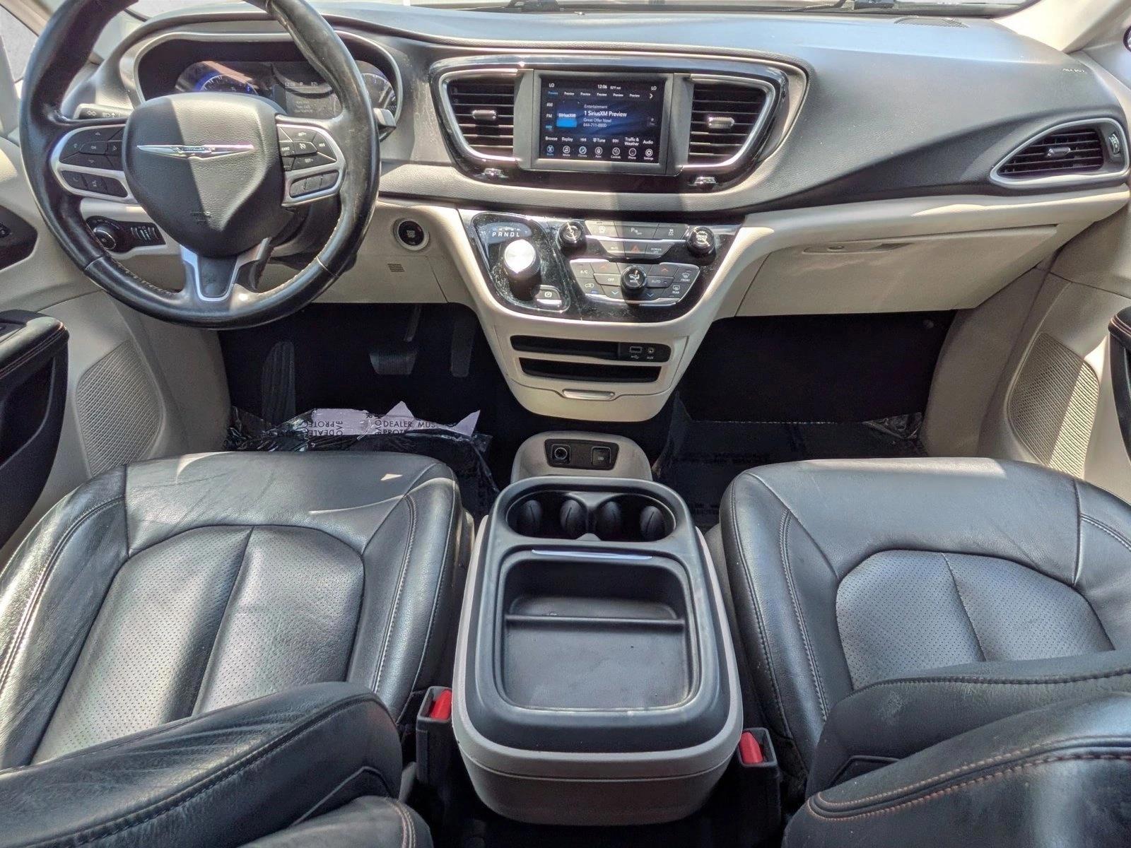 Thumbnail: 2020 Chrysler Pacifica - 3