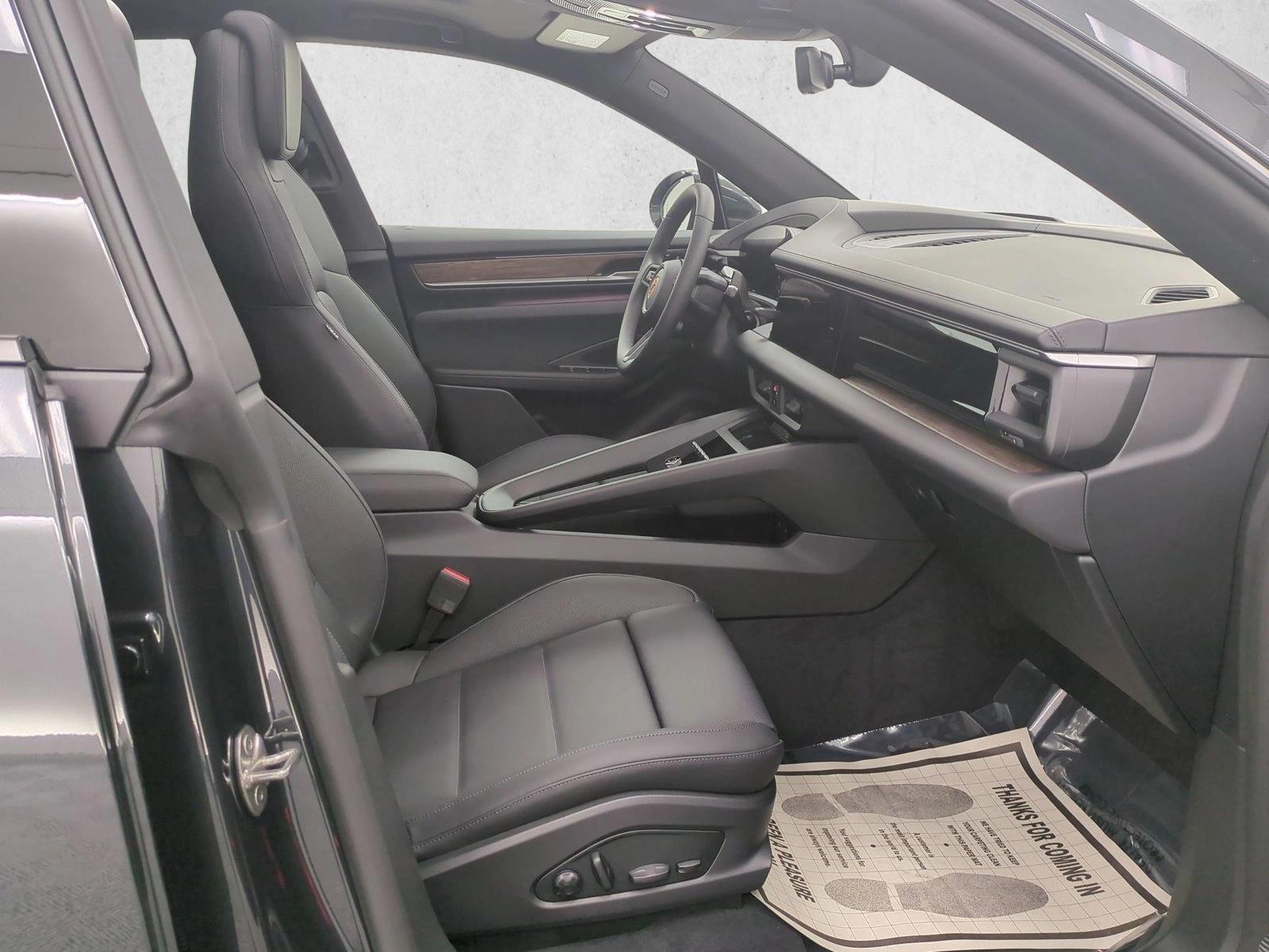 2026 Porsche Macan Base - Photo 21