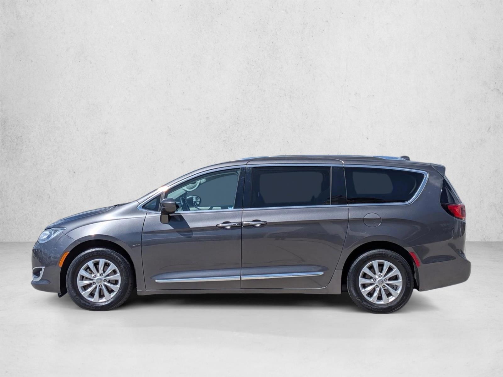 Thumbnail: 2019 Chrysler Pacifica - 2