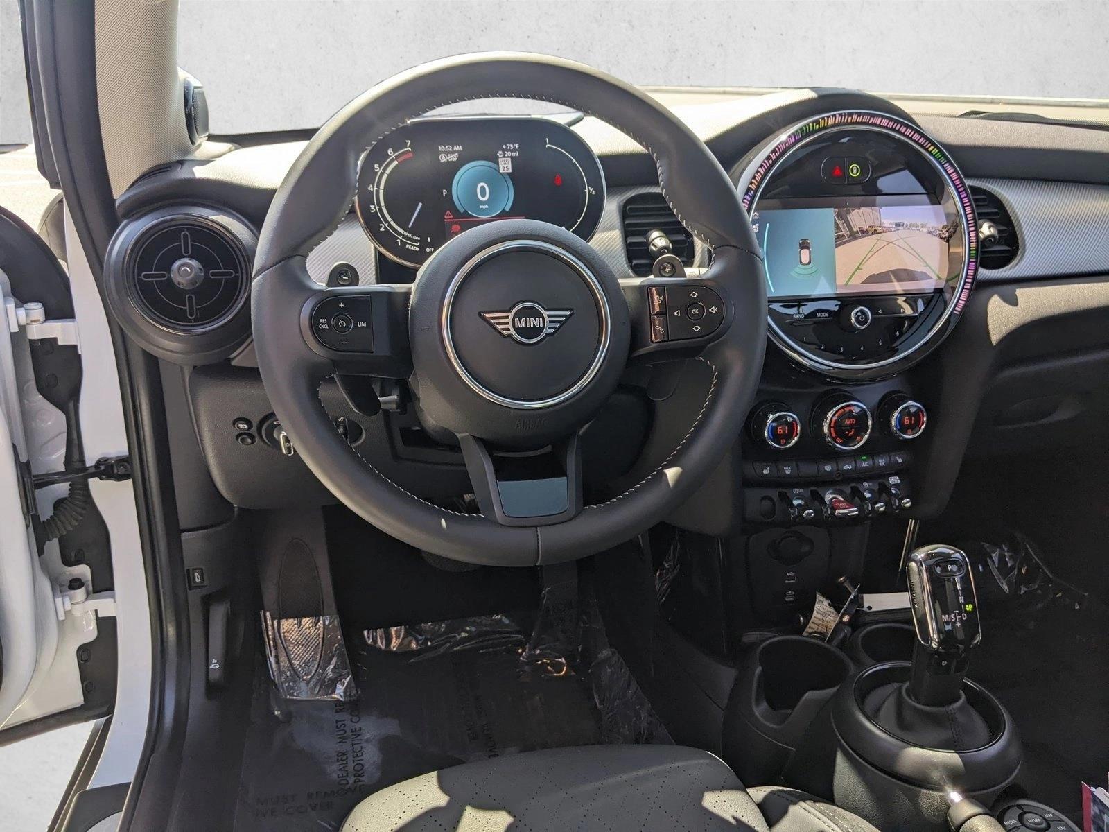 Thumbnail: 2024 MINI Cooper Hardtop - 3