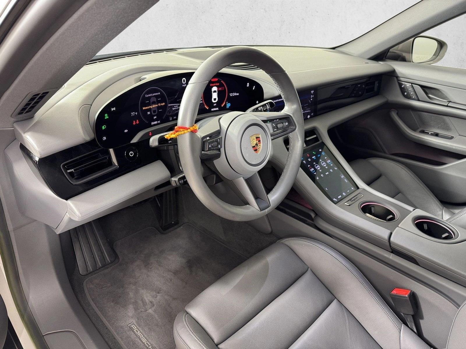 Thumbnail: 2023 Porsche Taycan - 3