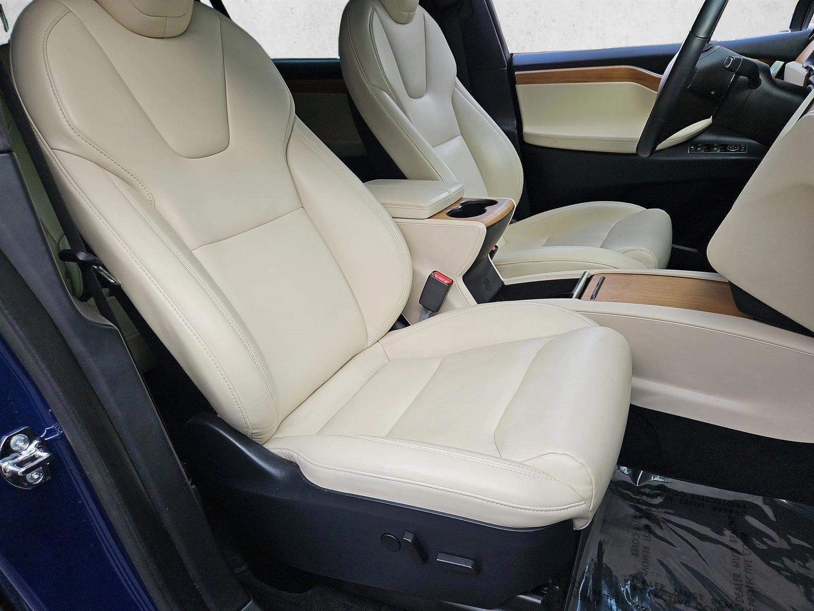 2020 Tesla Model X Long Range - Photo 21