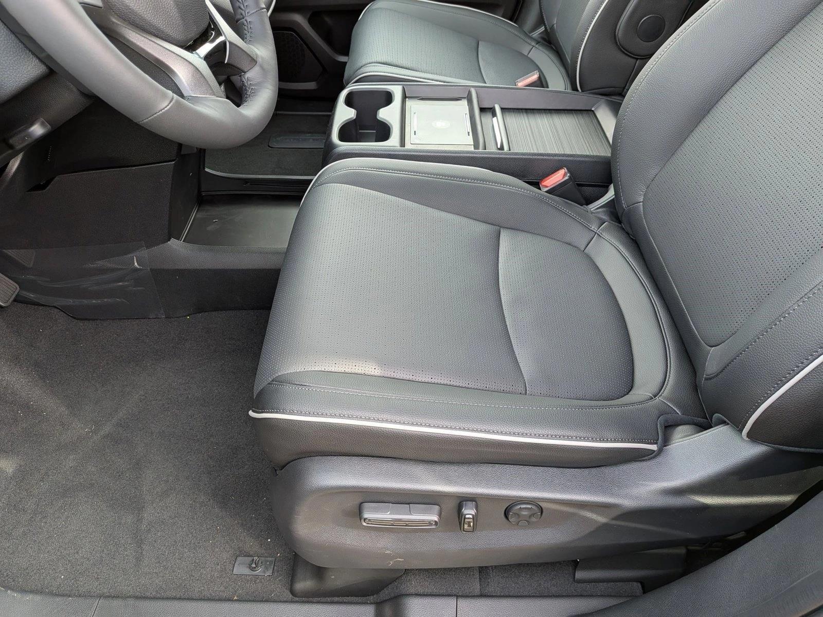 Thumbnail: 2026 Honda Odyssey - 4