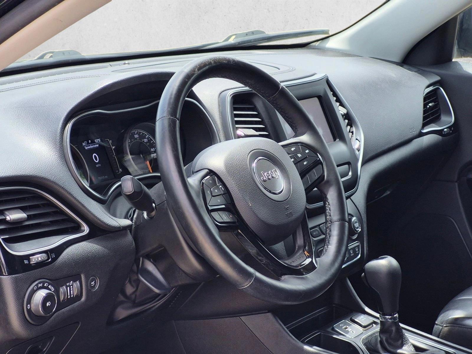 Thumbnail: 2019 Jeep Cherokee - 3