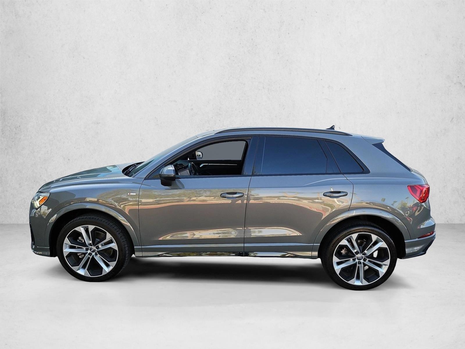 Thumbnail: 2021 Audi Q3 - 2
