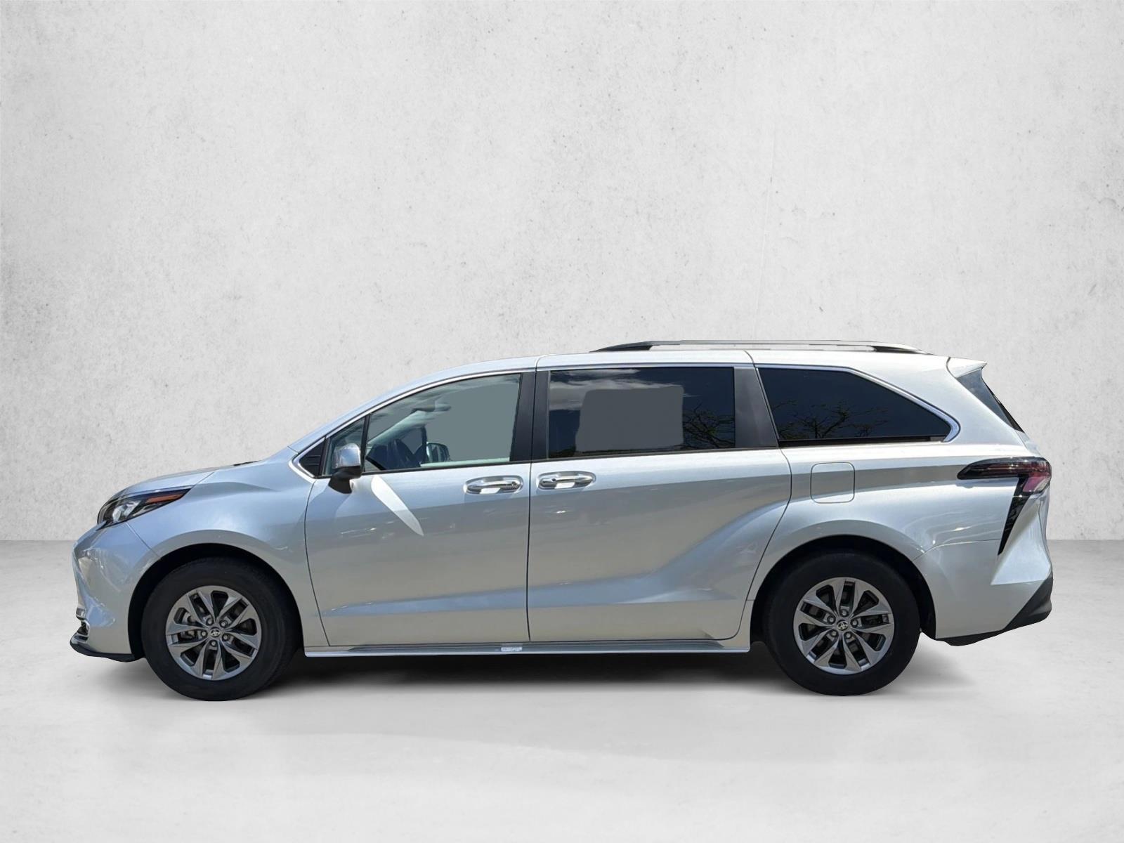 Thumbnail: 2024 Toyota Sienna - 2