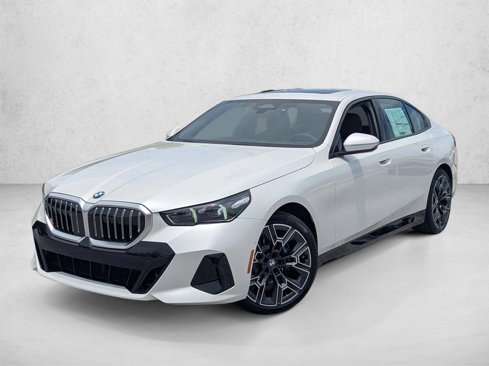 Thumbnail: 2027 BMW 5 Series - 1
