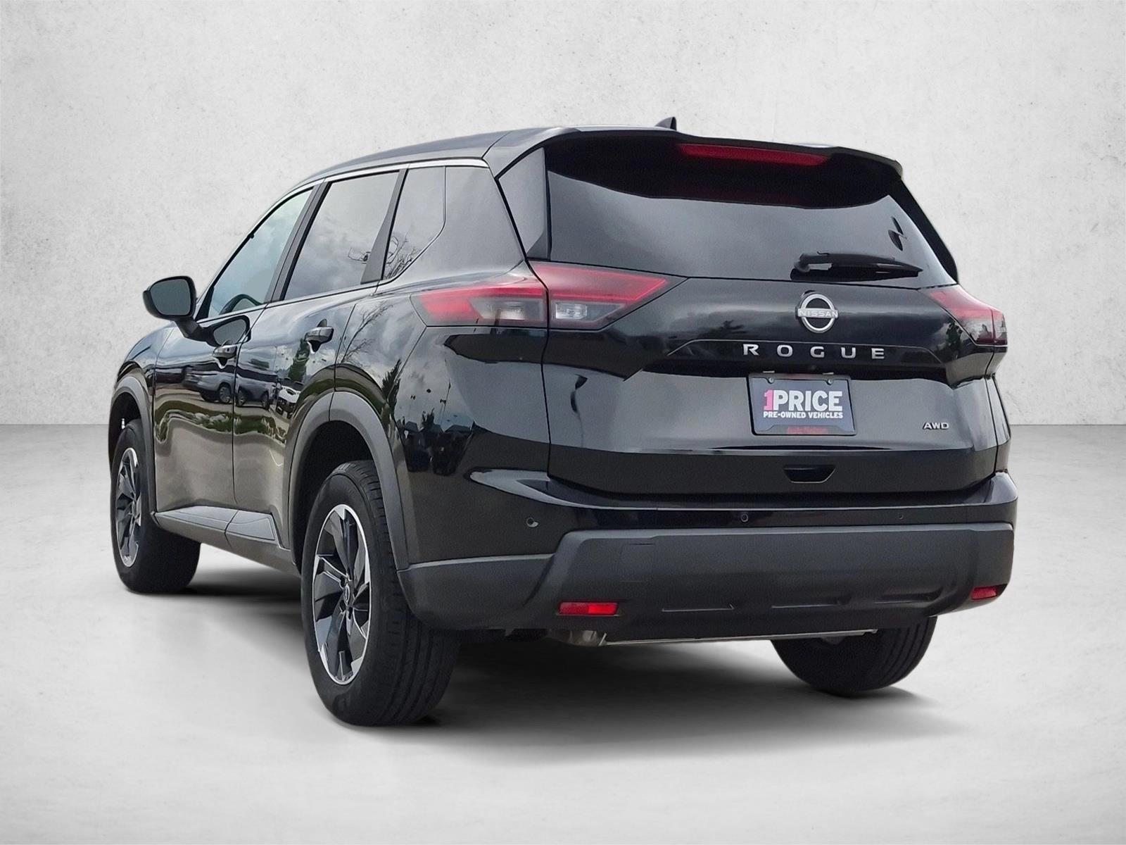 2025 Nissan Rogue SV - Photo 8