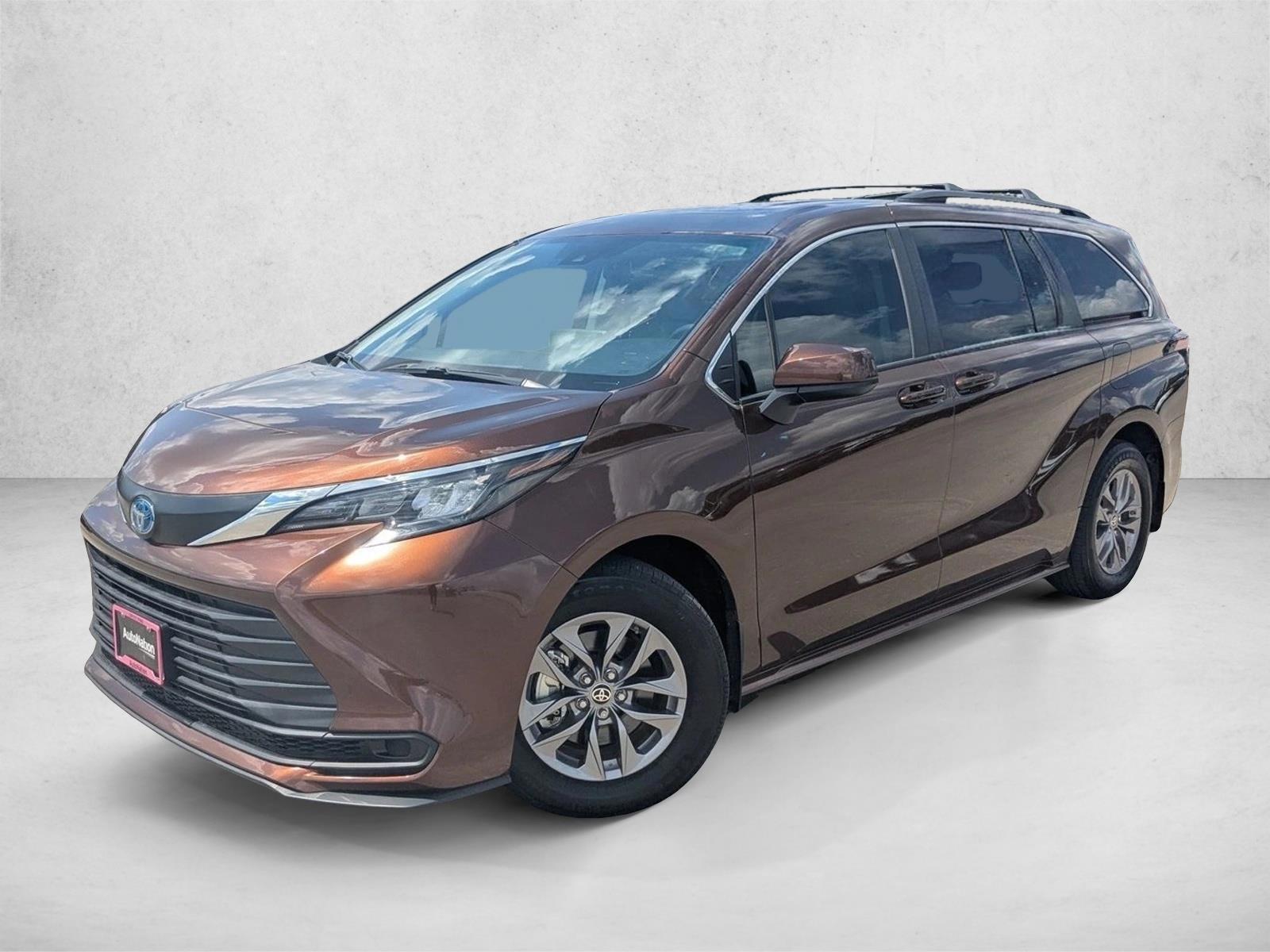 Thumbnail: 2024 Toyota Sienna - 1