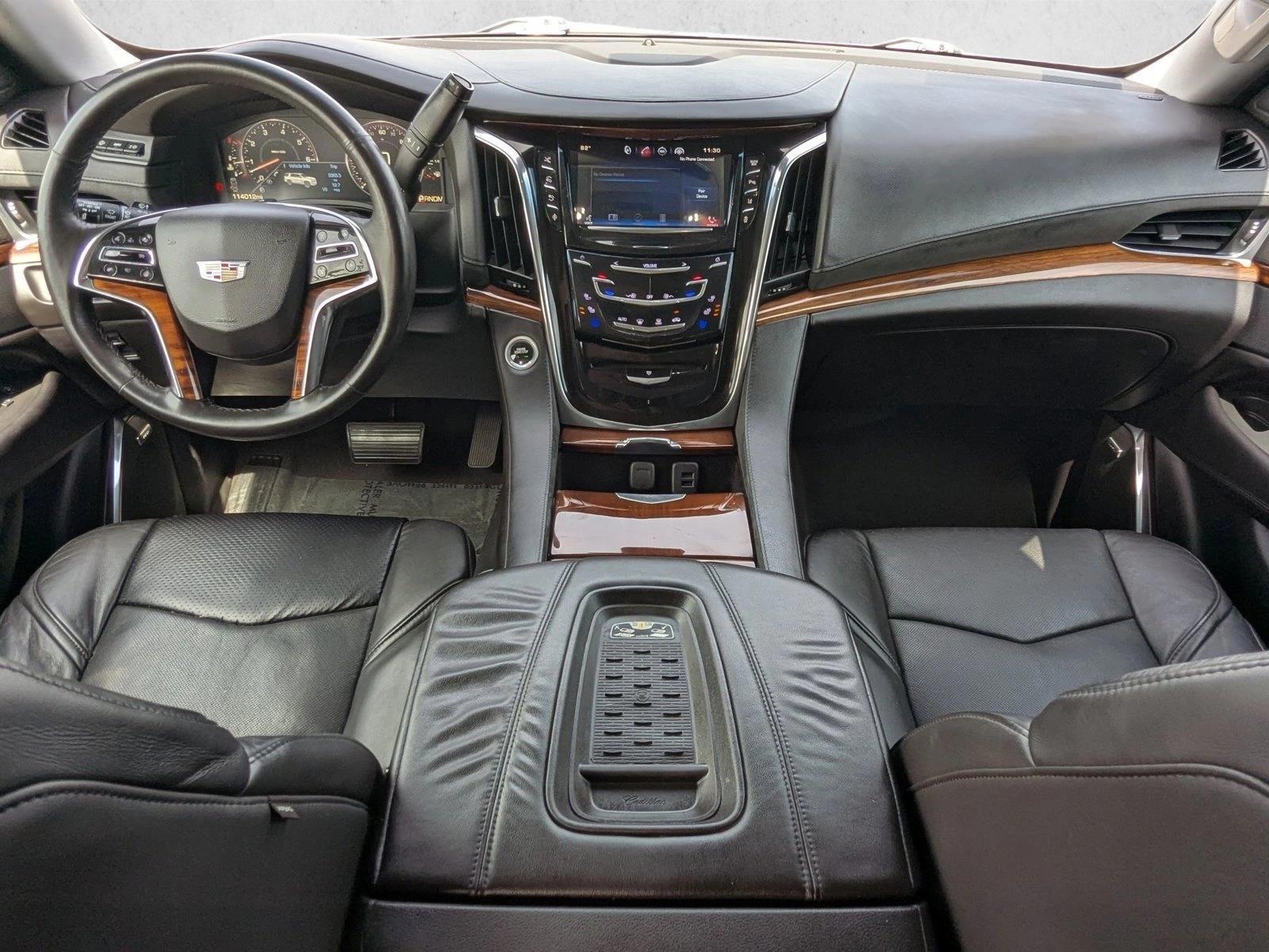Thumbnail: 2015 Cadillac Escalade - 3
