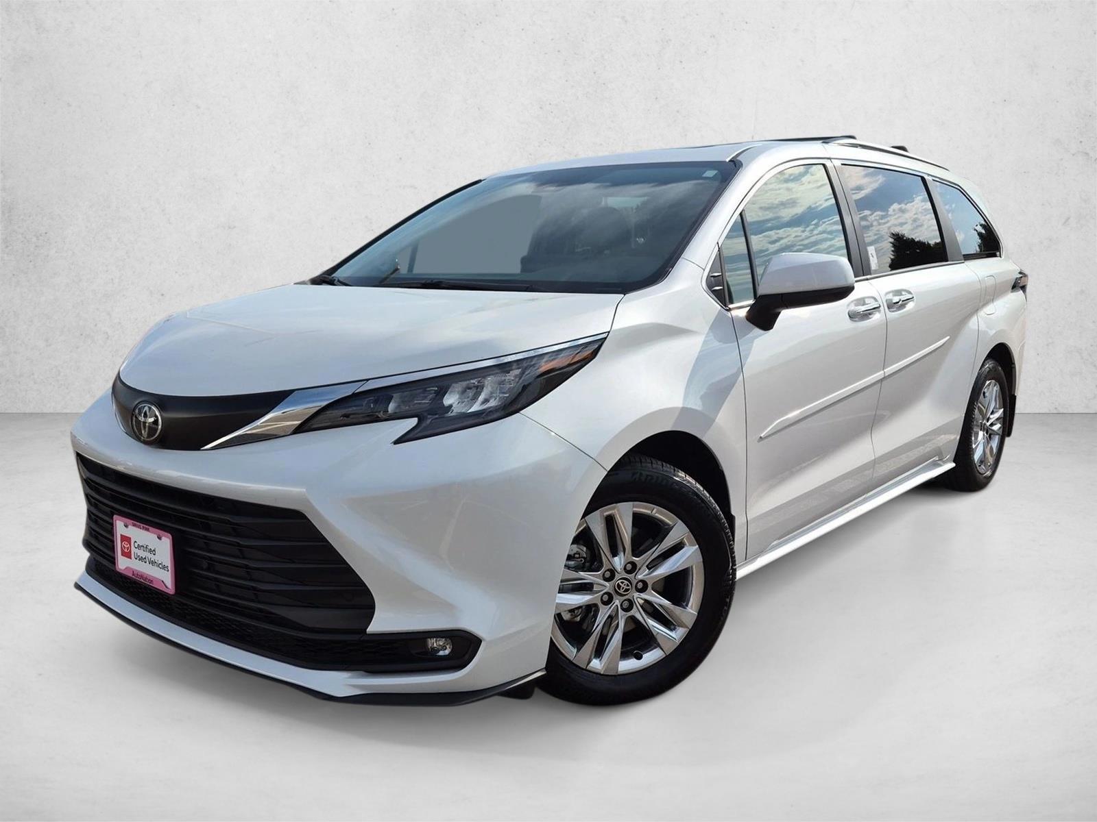 Thumbnail: 2026 Toyota Sienna - 1