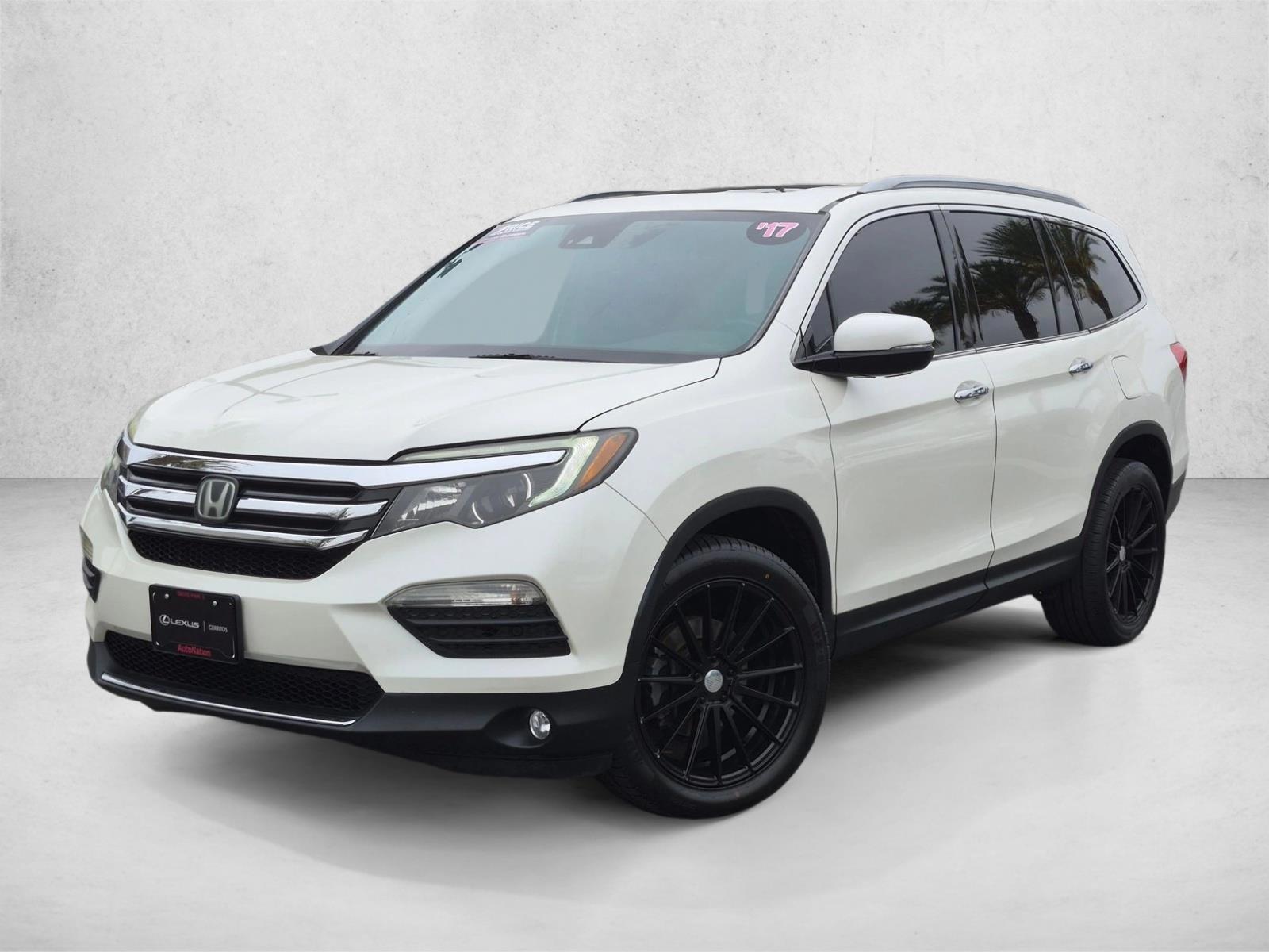 Thumbnail: 2017 Honda Pilot - 1