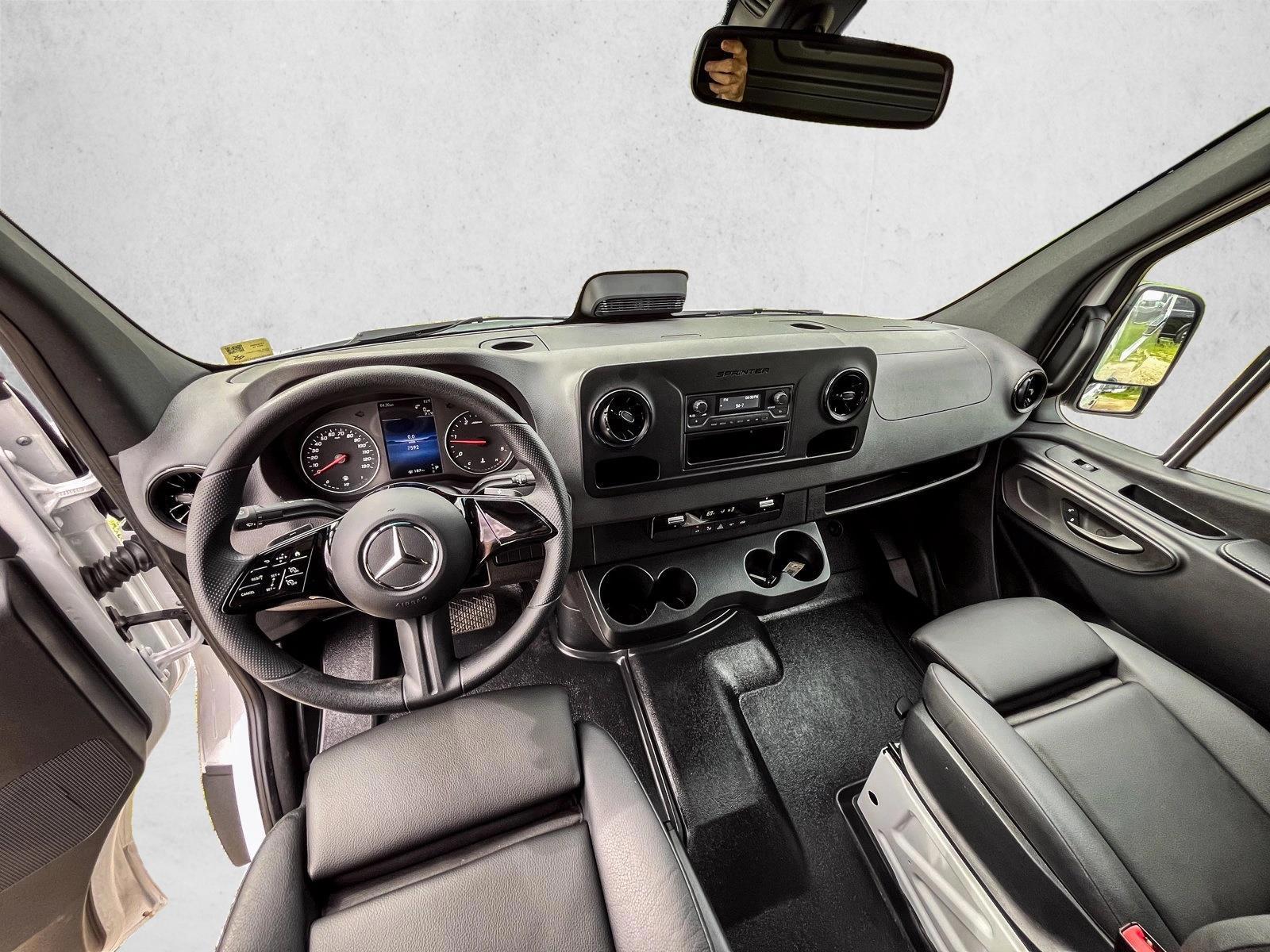 Thumbnail: 2026 Mercedes-Benz Sprinter - 3