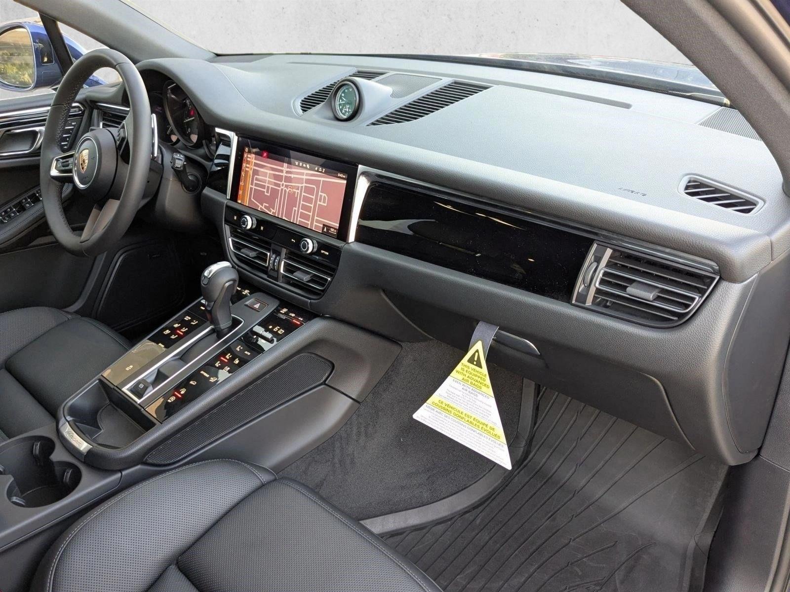 2026 Porsche Macan T - Photo 26