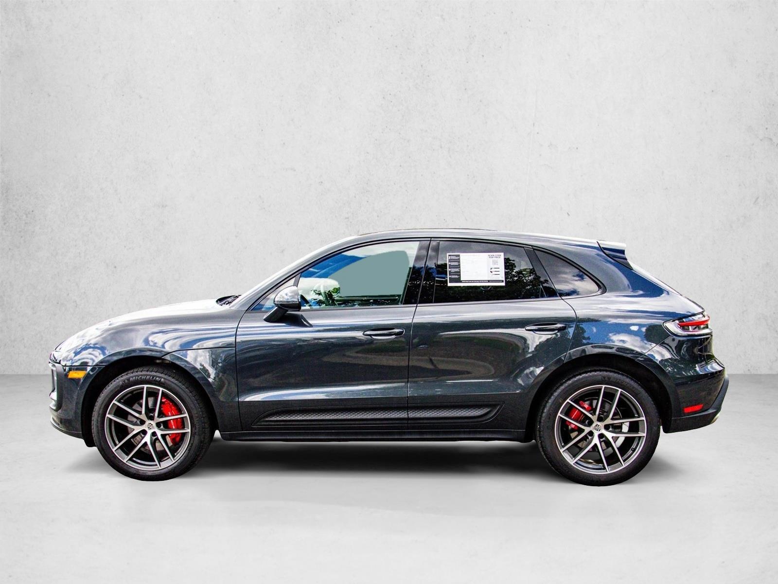 Thumbnail: 2022 Porsche Macan - 2