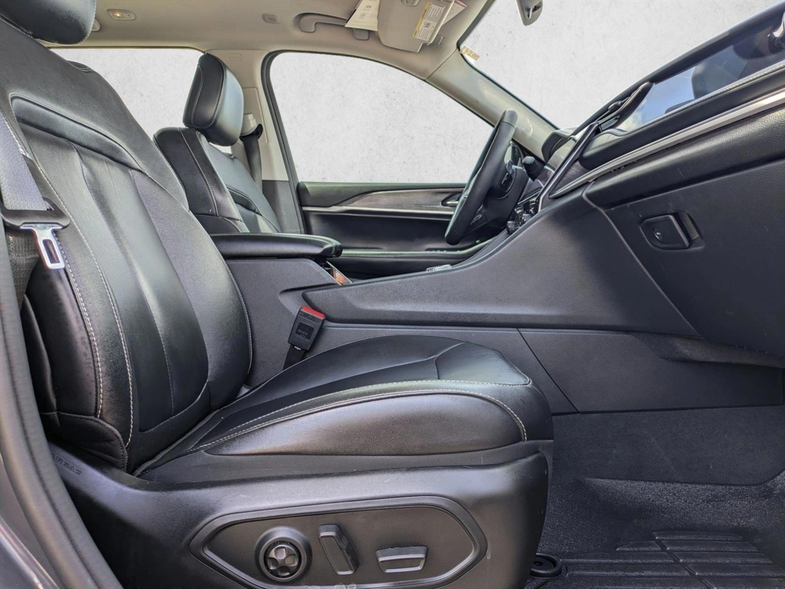 Thumbnail: 2022 Jeep Grand Cherokee - 6