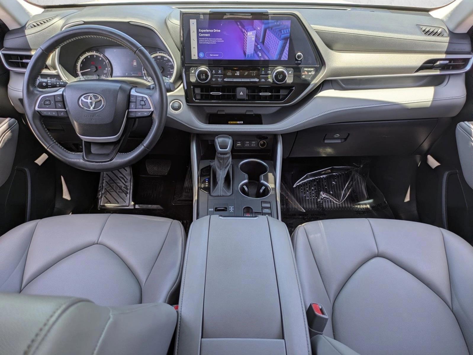 Thumbnail: 2024 Toyota Highlander - 3